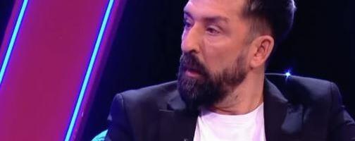 STAJALI ZAJEDNO RAME UZ RAME, A NIKO NIJE ZNAO DA MU JE TO ROĐAKA: Bila je omiljeno TV lice, a ovako je pomogla voditelju na početku karijere