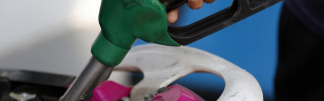 Британиска Влада разматра мере ограничења брзине и рада од куће због потрошње горива