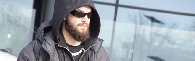 Nući u bolnici, priključen na infuziju: Usred noći slikom sve zabrinuo