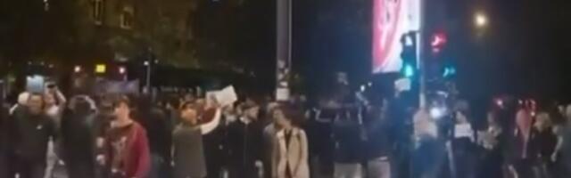 OPET KRENULI DA PRAVE PROBLEME! Dvadesetak zgubidana- blokadera u Zemunu bi opet da proda iste fore, ali ih narod gleda kao čudake! (VIDEO)