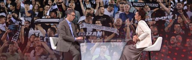 RTS PRIZNAO Trudimo se da se ne čuje "Vučiću, pederu" (VIDEO)