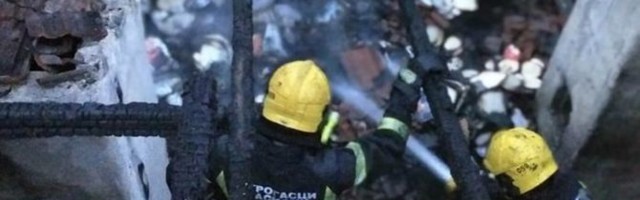 Veliki požar u Subotici: Dečak (16) zadobio opekotine, izgorela kuća i nekoliko automobila
