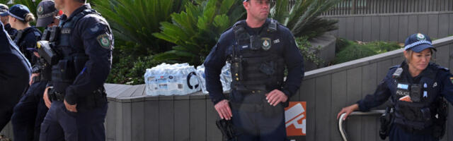 Islam­ska dr­ža­va po­no­vo di­že gla­vu