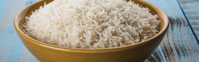 Kako da pirinač ne bude gnjecav i lepljiv: Kap ovog soka tokom kuvanja potpuno menja sve!