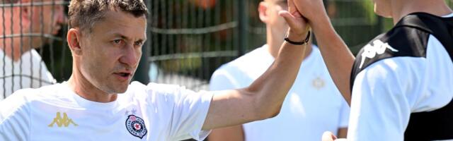 Saša Ilić bez milosti na +35! Partizan se topi na beogradskom paklu, a novi šef driluje crno-bele pred selidbu u Sloveniju /FOTO/