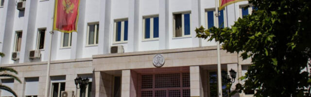 REKONSTRUISANA VLADA CRNE GORE: Četvoro novih ministara, opozicija napustila parlament pre glasanja!