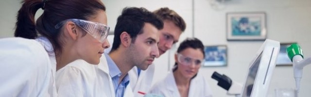 SRBIN U ŠVAJCARSKOJ PRAVI  "RAKETNU VAKCINU" PROTIV KORONE! Šta mislite ko će je prvi imati?! PA, SRBIJA I ŠVAJCARSKA, NARAVNO!