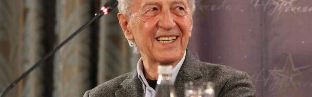 POZNATI POHRLILI NA KONCERT MIROSLAVA ILIĆA! Sve oči uprte u njegovu suprugu, pojavio se i Boki 13! (FOTO)