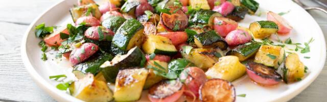 Pečenjem rotkvice postaju slatke i mekane: Probajte ih u laganoj testenini sa limunom i maslinama