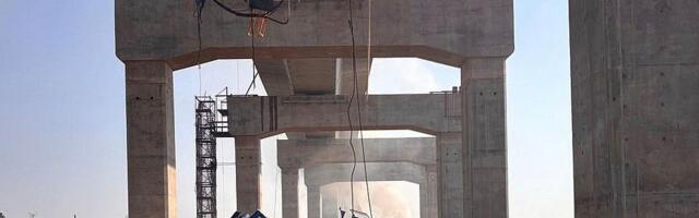 FOTO, VIDEO: Kran pao na voz na Tajlandu, najmanje 30 mrtvih