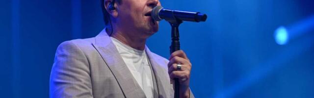 NEĆETE VEROVATI KOLIKO ACO PEJOVIĆ IMA GODINA! Publika ga obožava, a mnogi ne znaju ovaj podatak: Pevač danas slavi rođendan!