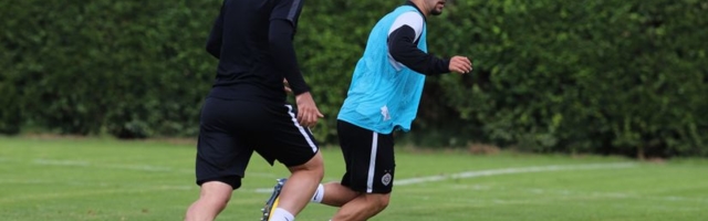 Nova proba u Zemunelu: Beli bolji od crnih, Lazar Pavlović ponovo strelac