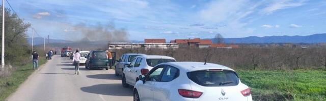 Veliki požar u stovarištu građe na izlazu iz Gornjeg Stopanja kod Leskovca