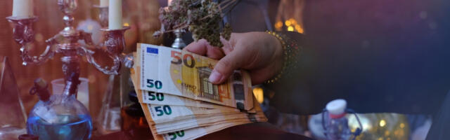 SKIDALI CRNU MAGIJU PREKO INTERNETA  Tvrdili da imaju natprirodne moći, uzimali pare i zlatni nakit u zamenu za "skidanje čini"