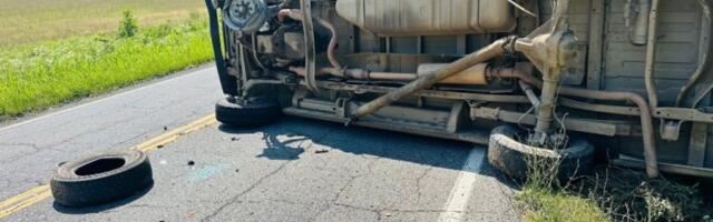 PREVRNUO SE AUTOBUS, 14 OSOBA POGINULO! Jeziv prizor šokirao celu zemlju, vozilo prevrnuto na krovu pored puta