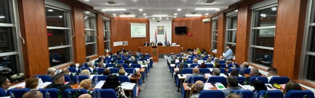 Svađa opozicionara u Skupštini Leskovca: ko je bliži gradonačelniku?