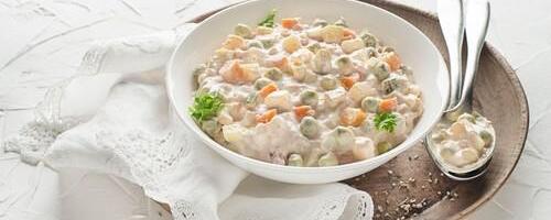 Ruska salata sa jabukama menja sve: Ovaj sastojak pravi razliku koju ćete odmah osetiti