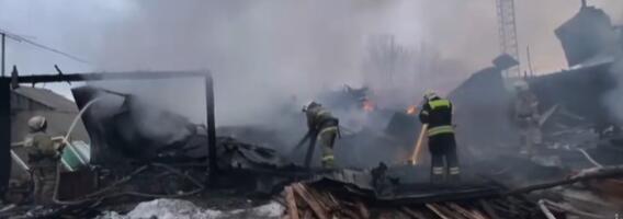 TRAGEDIJA KOJA JE POTRESLA RUSIJU: Roditelji, četvoro dece i baka nastradali u stravičnom požaru (VIDEO)