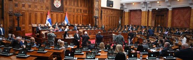 Iživljavanje nad zakonodavstvom: Naprednjaci sebi kreiraju idealan izborni dan