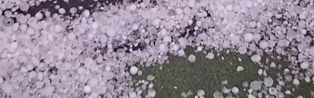 Nevreme tuče i po Srbiji! Oluja pogodila ovaj grad, meštani užasnuti prizorom: Pričinjena je ogromna šteta