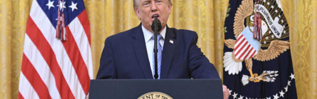Трамп тврди: Кина украла податке 220 милиона америчких бирача