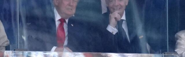 Donald Tramp došao na finale SP, Infantino odmah seo pored njega, svi su gledali u Melaniju