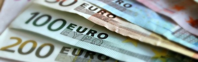 KO IMA NAJVEĆE PLATE U SRBIJI? Ovi zaposleni zarađuju najviše, a njihova zarada je veća od 2.000 evra mesečno!