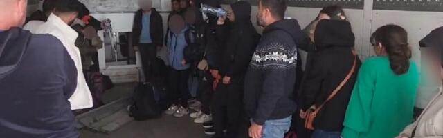 Sprečeno krijumčarenje 23 ilegalnih migranata na graničnom prelazu Vatin
