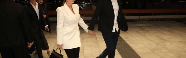 Sin Suzane Jovanović PRVI PUT U JAVNOSTI nakon smrti Saše u društvu prelepe supruge. OSMEH je ponovo tu FOTO