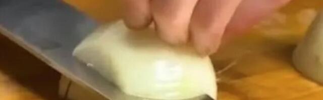 Znate li kako da uklonite miris luka sa ruku? Rešenje je jednostavno i nije sapun