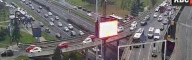 DA NE POVERUJETE! Nesvakidašnji prizori na ulicama Beograda - sigurno se pitate da li je DANAS PONEDELJAK (FOTO)