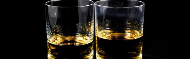 Nova godina na novosadskom splavu: Naručili četiri flaše, naplaćeni im šotovi za 60.000