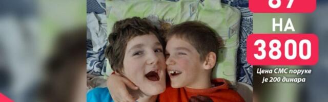 Srbijo, pomozi! Bogdan (19) i Pavle (10) svakodnevno vode tešku borbu - svaka pomoć im je dragocena (FOTO)