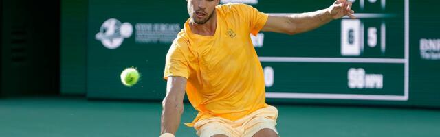 Kraj Alkarasove serije! Medvedev izbacio Španca u Indijan Velsu i sačuvao Đokovićev rekord! /VIDEO/