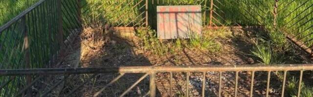 Pa zar opet: Oskrnavljeni spomenici u okolini Kragujevca