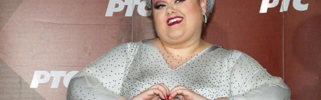 (FOTO) SKINULA SE BOJANA STAMENOV U KUPAĆI! Leži na pesku, baš se baškari: "HVALA TI BOŽE NA OVIM DAROVIMA"