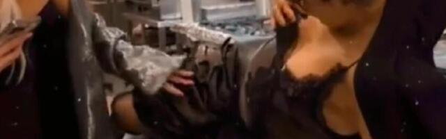 UHVATIO JE ZA GRUDI, LJUBI JE...: Prisna slika Ane i TETOVIRANOG MUŠKARCA srušila mreže! Ljudi ostali bez reči
