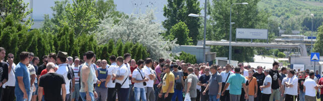 Protest radnika Fijata: Nikoga ne smeju da oteraju na ulicu