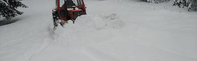 Ивањица и Драгачево под снегом, струја коначно стигла у домове
