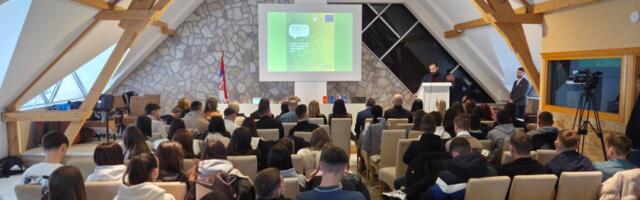 U Sjenici održan panel “Youth Start Up’” za mlade iz Sjenice i Pljevalja