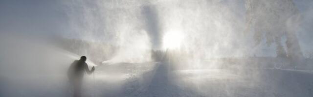 "SNEŽNI ĐAVO" TERORIŠE SRPSKI KOMŠILUK! Jezivi prizori sa poznatog skijališta: Turisti u panici snimali kako se stvara SABLASNI KRUG koji guta sve pred sobom! (VIDEO)