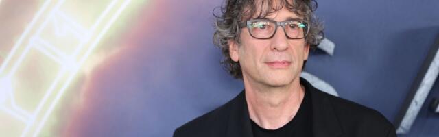 Američki sudovi odbacili tužbe protiv Nila Gejmena za navodne seksualne napade