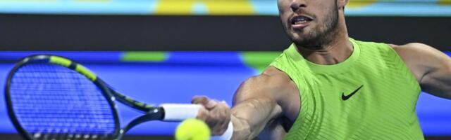 ALKARAZ MUNJEVITO DO TITULE U DOHI: Španac preslišao  Artura Fisa za novi trofej u karijeri