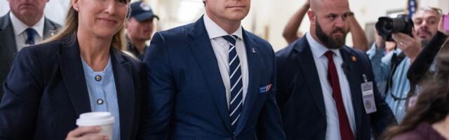 Hegset u zvaničnu posetu Francuskoj došao sa ženom i šestoro dece: Svi gledaju ovaj snimak, jedno brine!