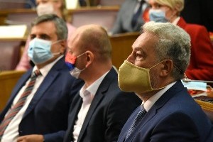 Кривокапић излаже експозе пред посланицима и Ђукановићем