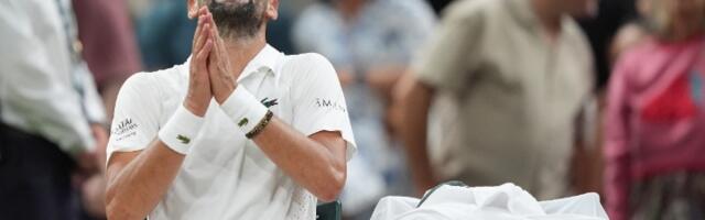 Neverovatna scena na Vimbldonu! Novak na italijanskom rešavao problem sa Sinerom
