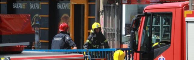 VELIKI POŽAR U ZRENJANINU! Buknula kuća, starac koji tu živi sakupljao razne stvari... ODJEKNULE I DETONACIJE!