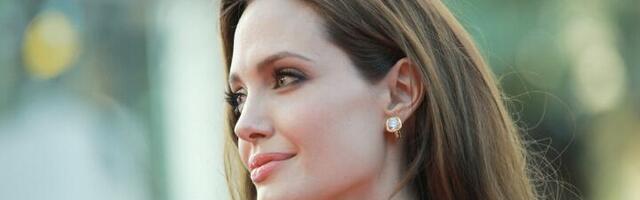 Prve fotke Anđeline Džoli kao Marije Kalas