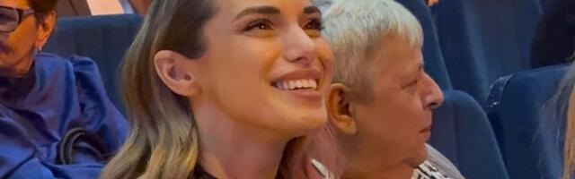 Verenica Saše Kovačevića za koncert obukla haljinu iz Zare, izgleda savršeno: Cena će vas oduvati s nogu