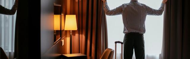 Ko gleda utakmicu kroz prozor hotelske sobe platiće debelu kaznu: Stigle nove kazne